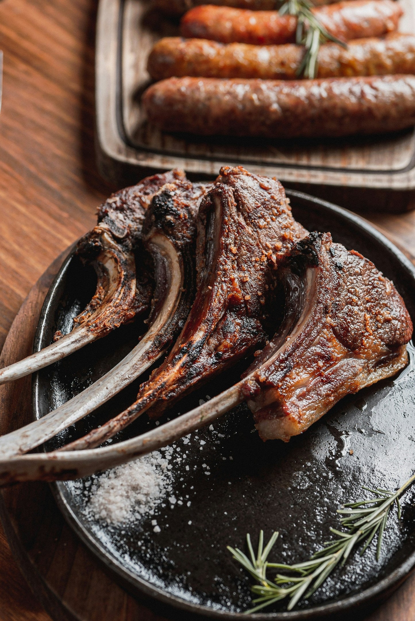 Grilled lamb chops with herb marinade